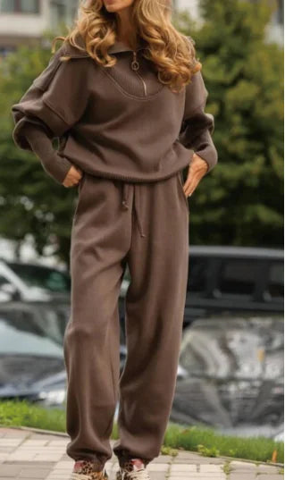 Lounge set half zipped style